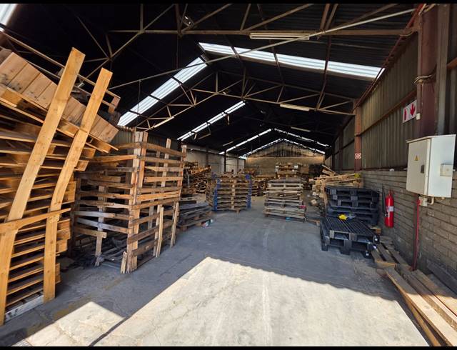 4,108M² WAREHOUSE TO LET IN ALRODE